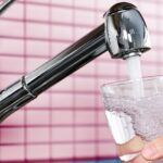 Agua purificada versus agua destilada: comparación, pros y contras