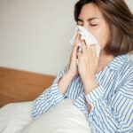 Gripe menstrual: síntomas, causas, tratamiento, riesgos y más